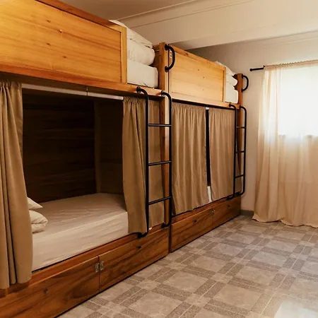 Lisbon Surf Hostel-2